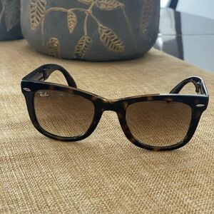 Ray-Ban Folding Wayfarer Sunglasses